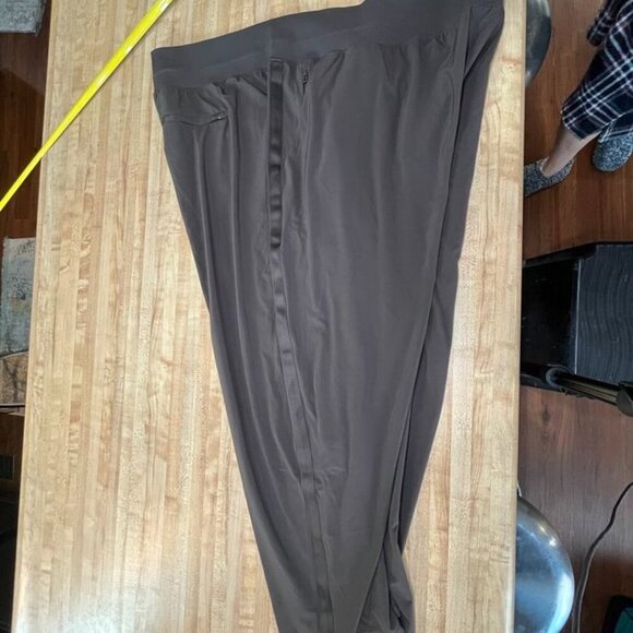 Athleta Nolita Slim Tapered Crop Pant | Size 26 | NWT  2X-3X - Picture 4 of 13